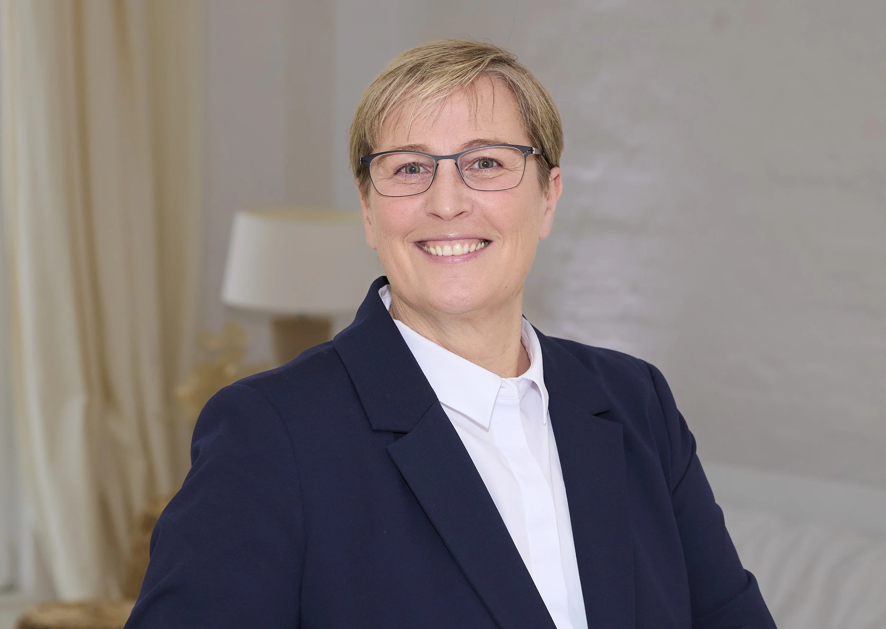 Porträt von Dr. Claudia Salomon
